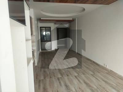 BRAND NEW UPPER PORTION OF 01 KANAL WITH SUIGAS IS AVAILABLE FOR RENT