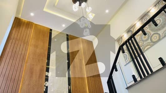 ایم پی سی ایچ ایس ۔ ملٹی گارڈنز بی ۔ 17,اسلام آباد میں 4 کمروں کا 1 کنال بالائی پورشن 1.2 لاکھ میں کرایہ پر دستیاب ہے۔