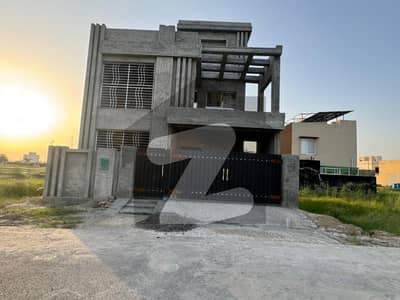 بحریہ آرچرڈ فیز 2 بحریہ آرچرڈ,لاہور میں 5 کمروں کا 8 مرلہ مکان 1.65 کروڑ میں برائے فروخت۔