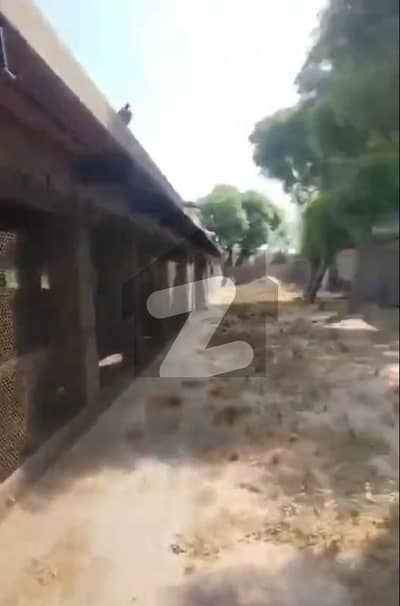 پنسیرہ گوجرہ روڈ گوجرہ میں 4 کنال کمرشل پلاٹ 4.5 کروڑ میں برائے فروخت۔