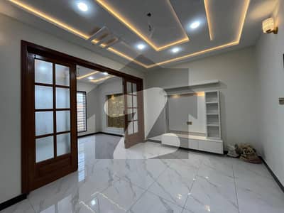 رائل آرچرڈ ملتان پبلک سکول روڈ,ملتان میں 3 کمروں کا 5 مرلہ مکان 70.0 ہزار میں کرایہ پر دستیاب ہے۔