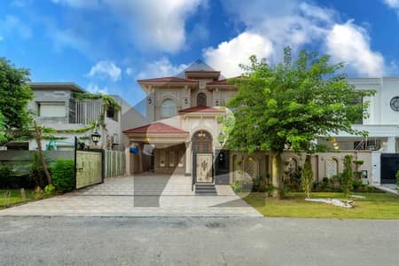 ڈی ایچ اے فیز 6 - بلاک ڈی فیز 6,ڈیفنس (ڈی ایچ اے),لاہور میں 5 کمروں کا 1 کنال مکان 9.05 کروڑ میں برائے فروخت۔