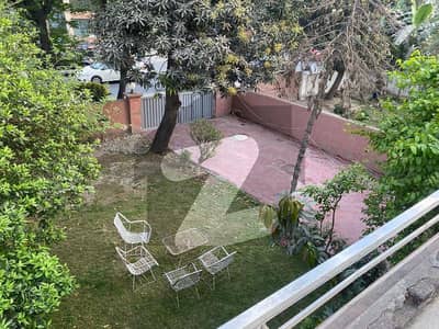 ڈی ایچ اے فیز 1 - بلاک پی فیز 1,ڈیفنس (ڈی ایچ اے),لاہور میں 5 کمروں کا 1 کنال مکان 6.5 کروڑ میں برائے فروخت۔