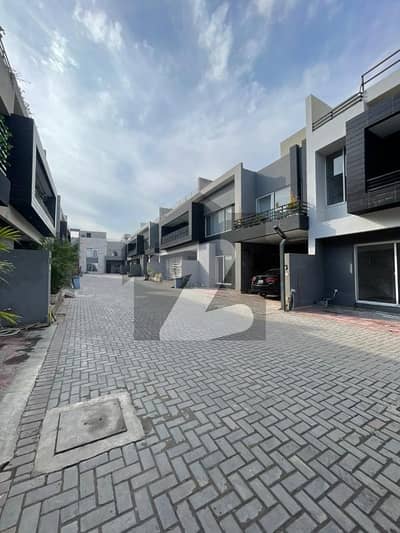 street no1 major makhdoom society near to D 12.10 Marla Full House