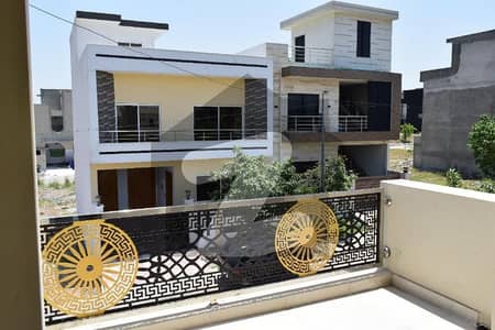 ڈی ایچ اے ڈیفینس فیز 2 ڈی ایچ اے ڈیفینس,اسلام آباد میں 5 کمروں کا 10 مرلہ مکان 1.7 لاکھ میں کرایہ پر دستیاب ہے۔