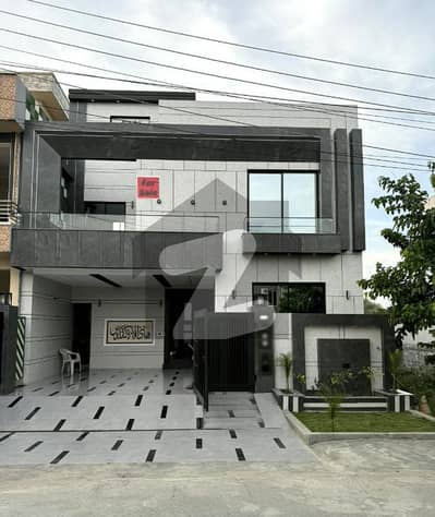 10 Marla Brand New Triple Storey Luxury House For Sale In LDA Avenue 1 Hot