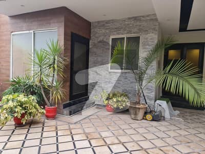 بنی گالہ اسلام آباد میں 2 کمروں کا 14 مرلہ زیریں پورشن 65.0 ہزار میں کرایہ پر دستیاب ہے۔