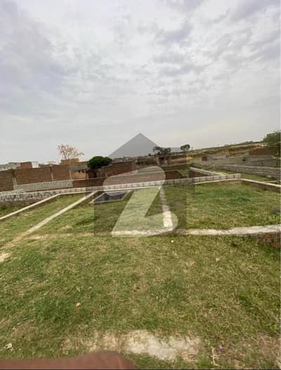 گلبرگ لاہور میں 6 کنال کمرشل پلاٹ 10.0 کروڑ میں برائے فروخت۔