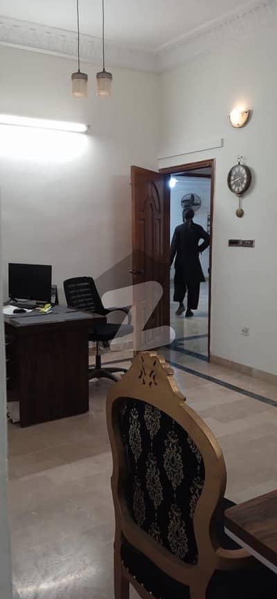 Silent Commercial   400 Square Yard 1st Floor Gulshan E Iqbal Block 13D1 Near Practical Centre Fully Renovated Car Parking