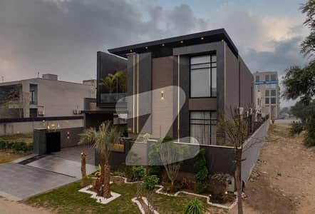 100% Original Add Brand New Modern Near MacDonalds And Park House Available For Sale In Reasonable Price