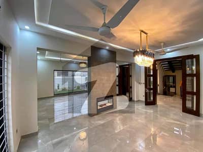 LOWER LOCKED 1 KANAL UPPER PORTION FOR RENT IN DHA PHASE 6 GOOD LOCATION