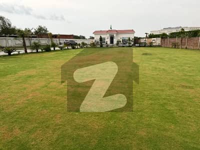 ایم ایم عالم روڈ گلبرگ,لاہور میں 4 کنال رہائشی پلاٹ 12.8 ارب میں برائے فروخت۔