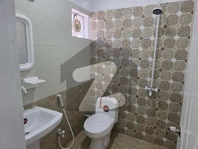 توحید کمرشل ایریا ڈی ایچ اے فیز 5,ڈی ایچ اے ڈیفینس,کراچی میں 2 کمروں کا 4 مرلہ فلیٹ 60.0 ہزار میں کرایہ پر دستیاب ہے۔