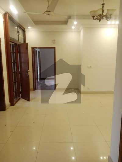 بحریہ انکلیو - سیکٹر اے بحریہ انکلیو,بحریہ ٹاؤن,اسلام آباد میں 5 کمروں کا 10 مرلہ مکان 1.5 لاکھ میں کرایہ پر دستیاب ہے۔