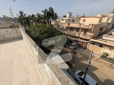 Luxurious upper portion with roof for rent in Gulshan-e-Iqbal, Block 10