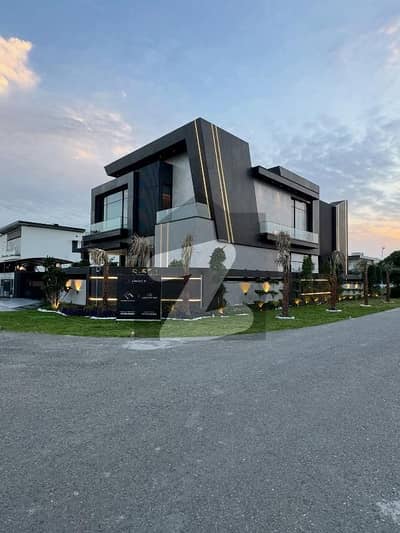 1 KANAL ULTRA MODERN Design Fully Furnished REZENABLE PRICE