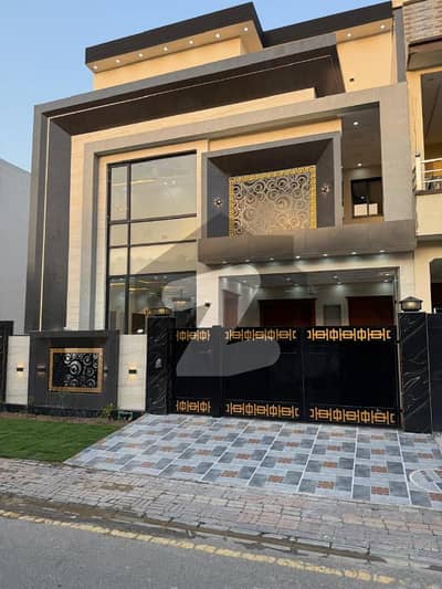 6 Marla House in Dream Gardens (Premium Opition), 5 Beds | Near Park | Prime Location