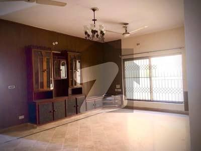 ONE KANAL UPPER PORTION AVAILABLE FOR RENT IN DHA 4 LAHORE