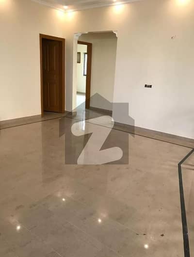 ڈی ایچ اے فیز 4 ڈی ایچ اے ڈیفینس,کراچی میں 4 کمروں کا 12 مرلہ مکان 3.5 لاکھ میں کرایہ پر دستیاب ہے۔