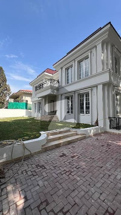 ایف ۔ 8 اسلام آباد میں 7 کمروں کا 1 کنال مکان 32.0 لاکھ میں کرایہ پر دستیاب ہے۔