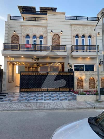 ٹاپ سٹی 1 اسلام آباد میں 7 کمروں کا 10 مرلہ مکان 5.3 کروڑ میں برائے فروخت۔