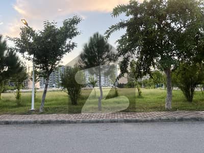 گلبرگ گرینز ۔ بلاک بی گلبرگ گرینز,گلبرگ,اسلام آباد میں 4 کنال رہائشی پلاٹ 6.5 کروڑ میں برائے فروخت۔