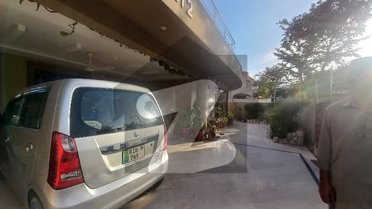 لالہ زار راولپنڈی میں 5 کمروں کا 6 مرلہ مکان 2.9 کروڑ میں برائے فروخت۔