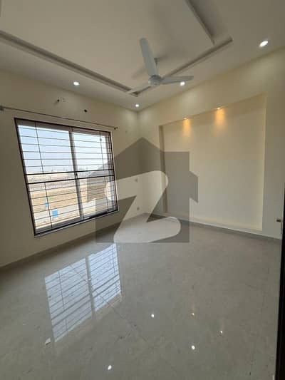 1 kanal full house for rent in Valencia