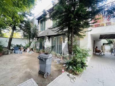 ایف ۔ 7 اسلام آباد میں 3 کمروں کا 18 مرلہ مکان 4.0 لاکھ میں کرایہ پر دستیاب ہے۔