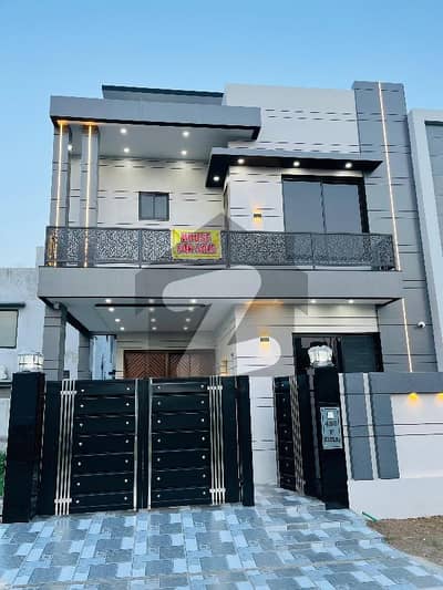 ڈی ایچ اے 11 رہبر سیکٹر 2 ڈی ایچ اے 11 رہبر,لاہور میں 4 کمروں کا 5 مرلہ مکان 2.65 کروڑ میں برائے فروخت۔