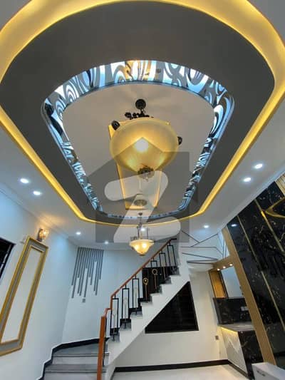 بحریہ ٹاؤن فیز 8 ۔ عثمان بلاک بحریہ ٹاؤن فیز 8 ۔ سفاری ویلی,بحریہ ٹاؤن فیز 8,بحریہ ٹاؤن راولپنڈی,راولپنڈی میں 5 کمروں کا 7 مرلہ مکان 2.45 کروڑ میں برائے فروخت۔