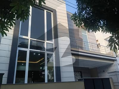 10 MARLA BRAND NEW LUXURY HOUSE FOR SALE