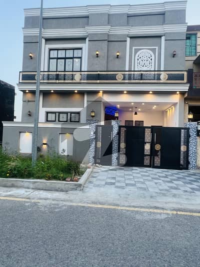 A huge Game Changer house for Citi housing and one and only 7marla house 6rooms and 2 kitchen double highted