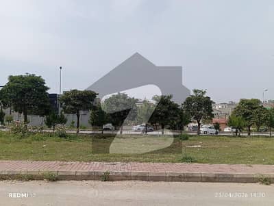 5 Marla Open Transfer Plot On Ideal Location