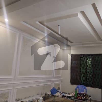 جوہر ٹاؤن فیز 2 جوہر ٹاؤن,لاہور میں 4 کمروں کا 5 مرلہ مکان 1.2 لاکھ میں کرایہ پر دستیاب ہے۔