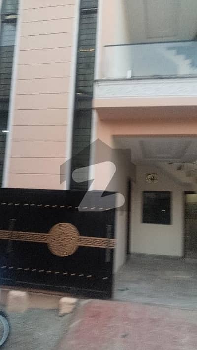 نیو لالہ زار راولپنڈی میں 4 کمروں کا 3 مرلہ مکان 1.5 کروڑ میں برائے فروخت۔