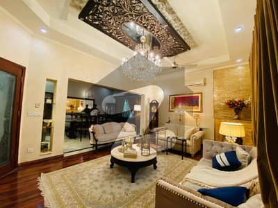 10Marla Near park phase 5 Hot slightly used owner Build For Sale