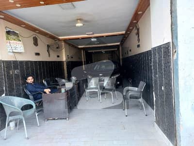 یونیورسٹی روڈ کراچی میں 5 مرلہ Studio دکان 11.0 کروڑ میں برائے فروخت۔