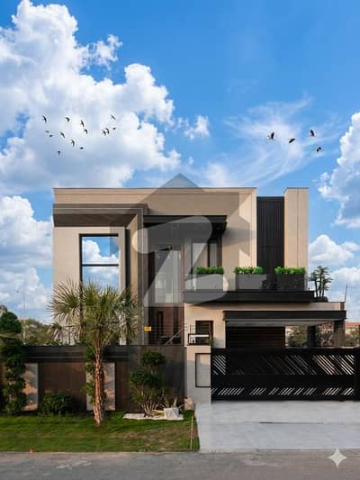 ڈی ایچ اے فیز 7 - بلاک آر فیز 7,ڈیفنس (ڈی ایچ اے),لاہور میں 5 کمروں کا 1 کنال مکان 7.75 کروڑ میں برائے فروخت۔