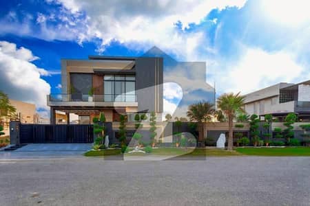 Two Kanal Beautiful House ( 1 Kanal Luxurious House Used + 1 Kanal Lovely Garden) Available For Sale In DHA Phase 7 Near To Big Park Best Deal Prime Location