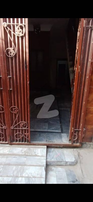 سمن آباد لاہور میں 3 کمروں کا 2 مرلہ مکان 40.0 ہزار میں کرایہ پر دستیاب ہے۔