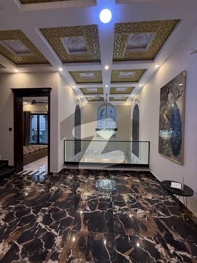 مرغزار آفیسرز کالونی لاہور میں 7 کمروں کا 1 کنال مکان 3.0 لاکھ میں کرایہ پر دستیاب ہے۔