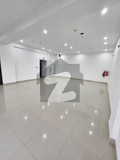 Xinhua Mall 1800 Square Feet Ground Shop For Brands Is Available On Rent