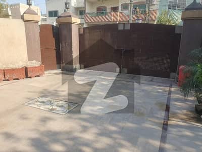 2 KANAL UPPER PORTION AVAILABLE FOR RENT IN NFC SOCIETY