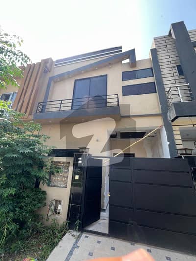 House Of 3 Marla Is Available In Contemporary Neighborhood Of Raiwind Road