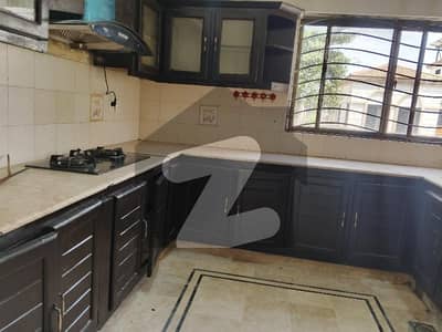 10 Marla Upar Portion Available For Rent