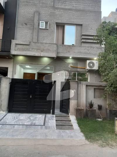 پیراگون سٹی لاہور میں 3 کمروں کا 4 مرلہ مکان 2.0 کروڑ میں برائے فروخت۔