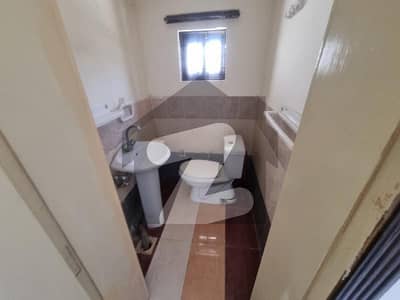 Ground floor 2 bed available for rent prime location