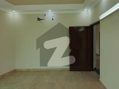 1 Kanal Uper Portion Available For Rent In Dha Phase 4 Lahore