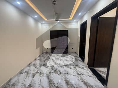 سینٹرل پارک ۔ بلاک اے1 سینٹرل پارک ہاؤسنگ سکیم,لاہور میں 3 کمروں کا 5 مرلہ بالائی پورشن 50.0 ہزار میں کرایہ پر دستیاب ہے۔